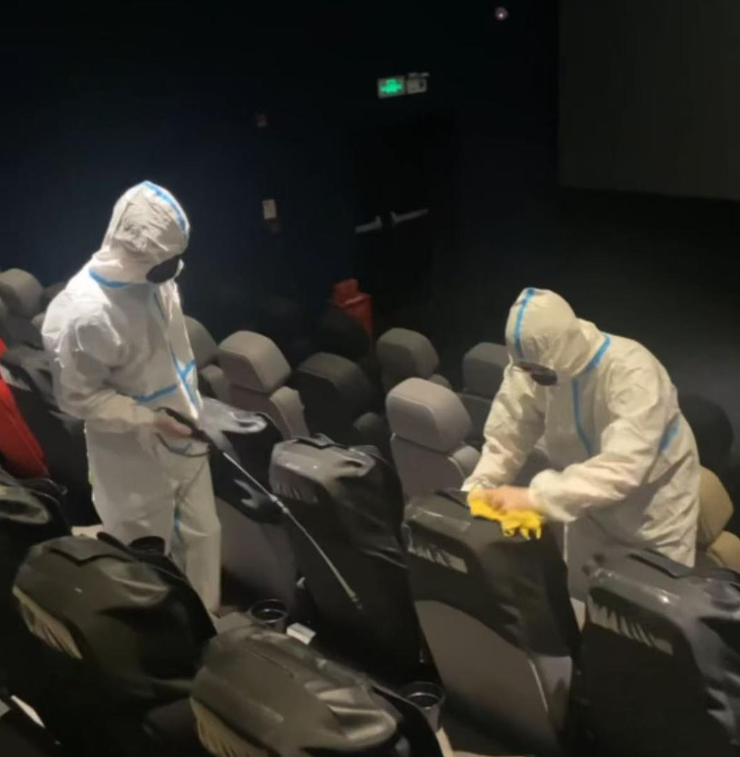 椅上布满白色虫卵当地影院回应冰球突破游戏网站女子发现座
