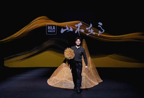 超155亿元成为服装大消费头部品牌冰球突破海澜之家2025三